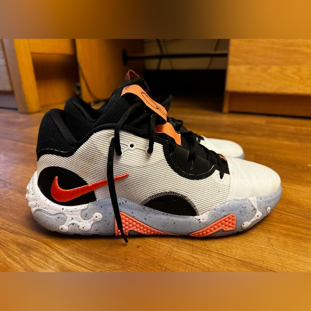 Men’s Basketball Shoes - Nike PG 6